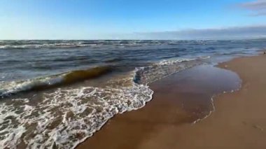 Baltık Denizi Sahili Yaz Dalgaları 