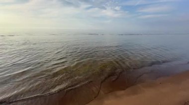 Baltık Denizi Sahili Yaz Dalgaları 