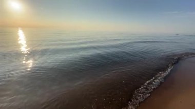 Baltık Denizi Sahili Yaz Dalgaları 