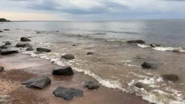 Baltık Denizi Sahili Yaz Dalgaları 