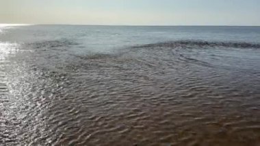 Baltık Denizi Sahili Yaz Dalgaları 