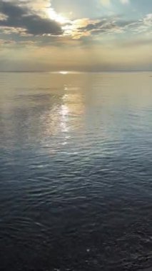 Baltık Denizi Sahili Yaz Dalgaları 