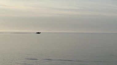 Baltık deniz plajı yaz dalgaları jurmala latvia