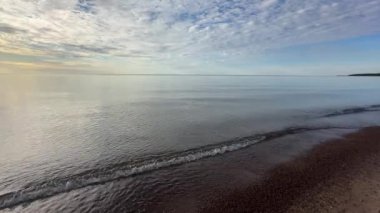 Baltık deniz plajı yaz dalgaları jurmala latvia