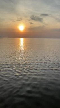 Baltık deniz plajı yaz dalgaları jurmala latvia