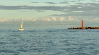 Baltık deniz plajı yaz dalgaları jurmala latvia