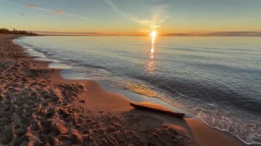 Baltık deniz plajı yaz dalgaları jurmala latvia