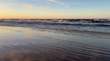Baltık deniz plajı yaz dalgaları jurmala latvia