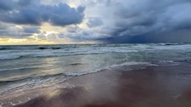 Baltık sahili yaz dalgaları Palanga Klaipeda Litvanya