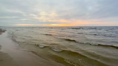 Baltık sahili yaz dalgaları Palanga Klaipeda Litvanya