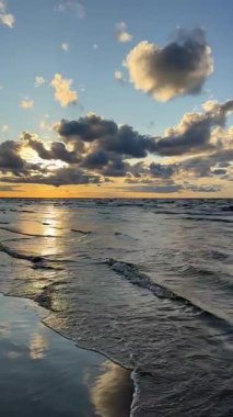 Baltık sahili yaz dalgaları Palanga Klaipeda Litvanya