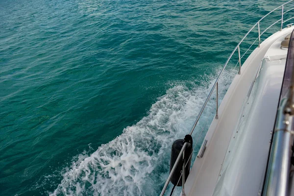 ヨットの船尾から海への眺め — ストック写真