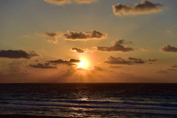 Морской Пляж Закатом Восходом Солнца Облака Над Закатным Морем Закат — стоковое фото