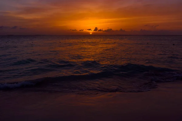 Playa Mar Con Puesta Sol Salida Del Sol Nubes Sobre — Foto de Stock
