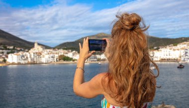 İspanya 'da kadavraların fotoğrafını çeken bir turist