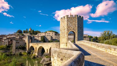 Besalu - Katalonya 'nın ünlü köyü - İspanya' nın Girona ili