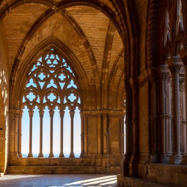 İspanya 'daki Lerida-Katalonya manastırı.