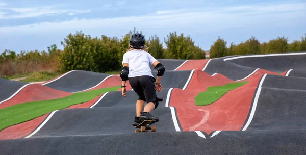 Teenage Riding Skate — Stock Photo, Image