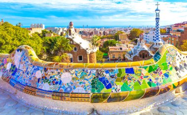 Barselona şehri Parc Guell 'in panoramik görüntüsü