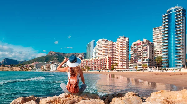 Woman Beach Looking Calpe City Landscape Alicante Province Spain — Stockfoto