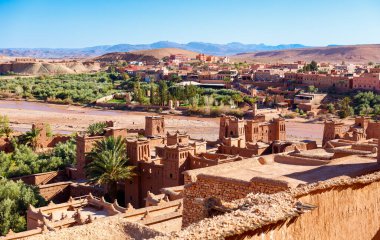 Fas 'ın Atlas Dağları' ndaki Kasbah Ait Ben Haddou manzarası