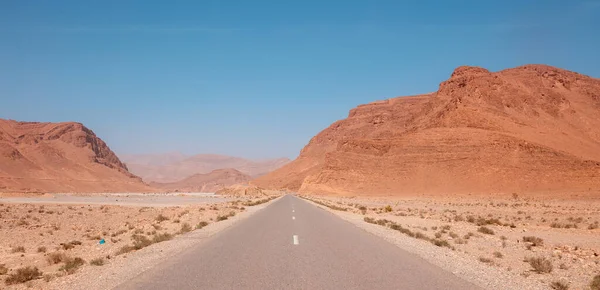 モロッコの道路と山 サファリ — ストック写真