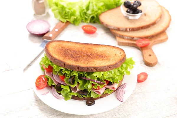 Gegrilde Toast Brood Met Ham Groente Sandwich — Stockfoto