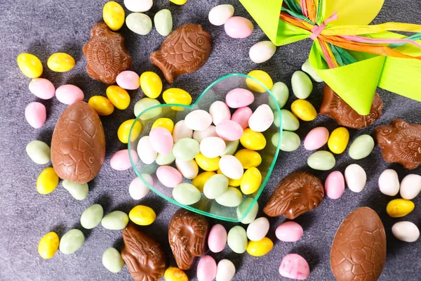 Traditionelle Auswahl Schokoladen Ostereiern — Stockfoto
