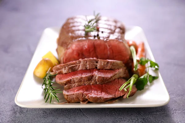 Roasted Beef Sliced Plate — Stock Photo, Image