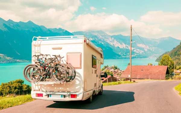 Περιπέτεια Ταξίδια Στο Μηχανοκίνητο Σπίτι Στην Ελβετία — Φωτογραφία Αρχείου