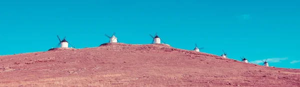 スペインの風車の風景パノラマ Consuegra — ストック写真