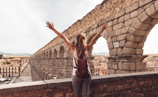 Туристический Туризм Кастилии Леоне Сеговия Туристическим Видом Римский Акведук Испании — стоковое фото