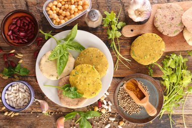 Ev yapımı vejetaryen burger yapmak.