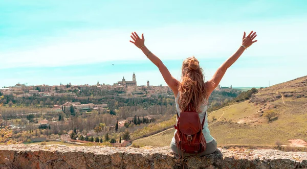 Женщина Туристка Наслаждается Панорамным Видом Сорию Испании — стоковое фото