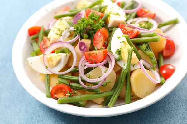 Karışık Sebze Salatası Domates Yumurta Fasulye Patates — Stok fotoğraf