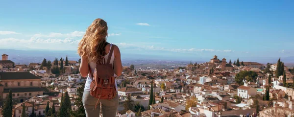 Mulher Viajante Granada Vista Panorâmica Cidade Espanha — Fotografia de Stock