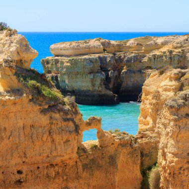 Algarve kaya oluşumu ve Atlantik Okyanusu - Portekiz