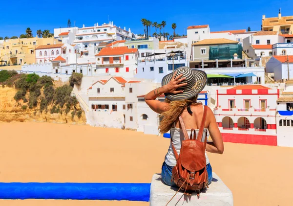 Femme Visitant Albufeira Voyage Algarve Tourisme Portugal — Photo