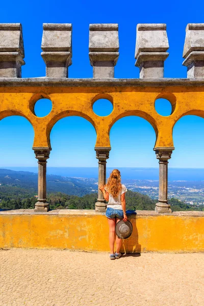Frau Portugal Sintra Reisen Europa Reisen Urlaub Urlaubskonzept — Stockfoto