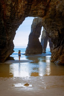 Playa las kategorileri, Galiçya turizmi, kadın, doğal kemer ve plaj - İspanya