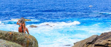 Atlantik Okyanusu manzarası ve güzel manzarası olan Galiçya, İspanya