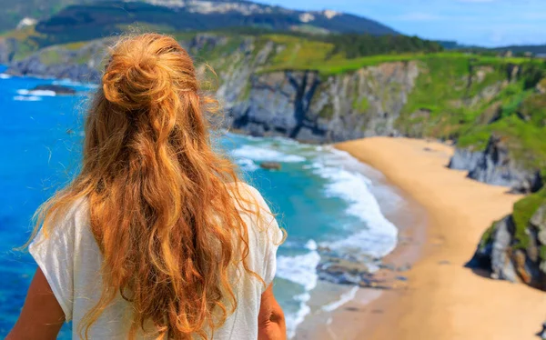 Rear View Young Woman Looking Beautiful Galicia Beach Atlantic Ocean — Stock Photo, Image