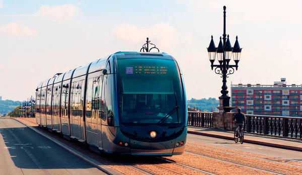 Stadt Bordeaux Mit Straßenbahn Über Die Brücke Frankreich — Stockfoto