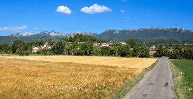 Kırsal alan Fransa - tarla, yol ve köy, Vercors