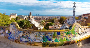 Panoramik manzaralı Park Guell Barcelona, İspanya