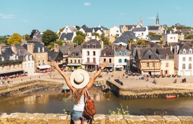 Fransa 'daki gezgin kadın... Brittany, Auray