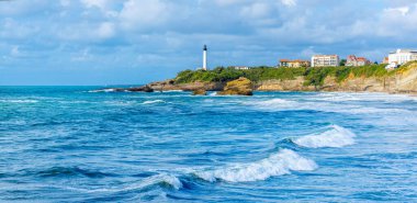 Biarritz alantik sahil dalgalarının panoramik görüntüsü - Fransa 'da Bask ülkesi