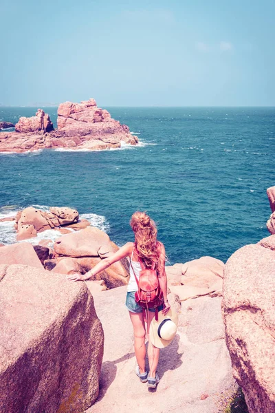 布列塔尼的旅游目的地 粉色花岗岩岩石和大西洋海岸 法国布列塔尼 普劳马纳赫 — 图库照片