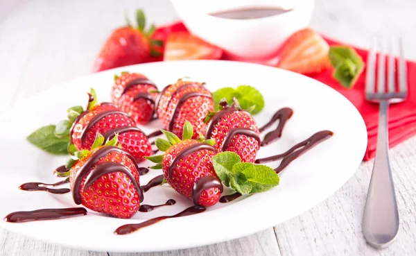 Delicious Strawberries Chocolate Sauce — Stock Photo, Image