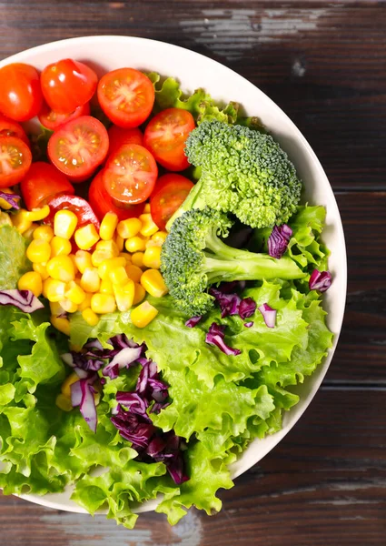 Salade Légumes Mélangée Avec Tomate Brocoli Tomate Maïs Laitue — Photo